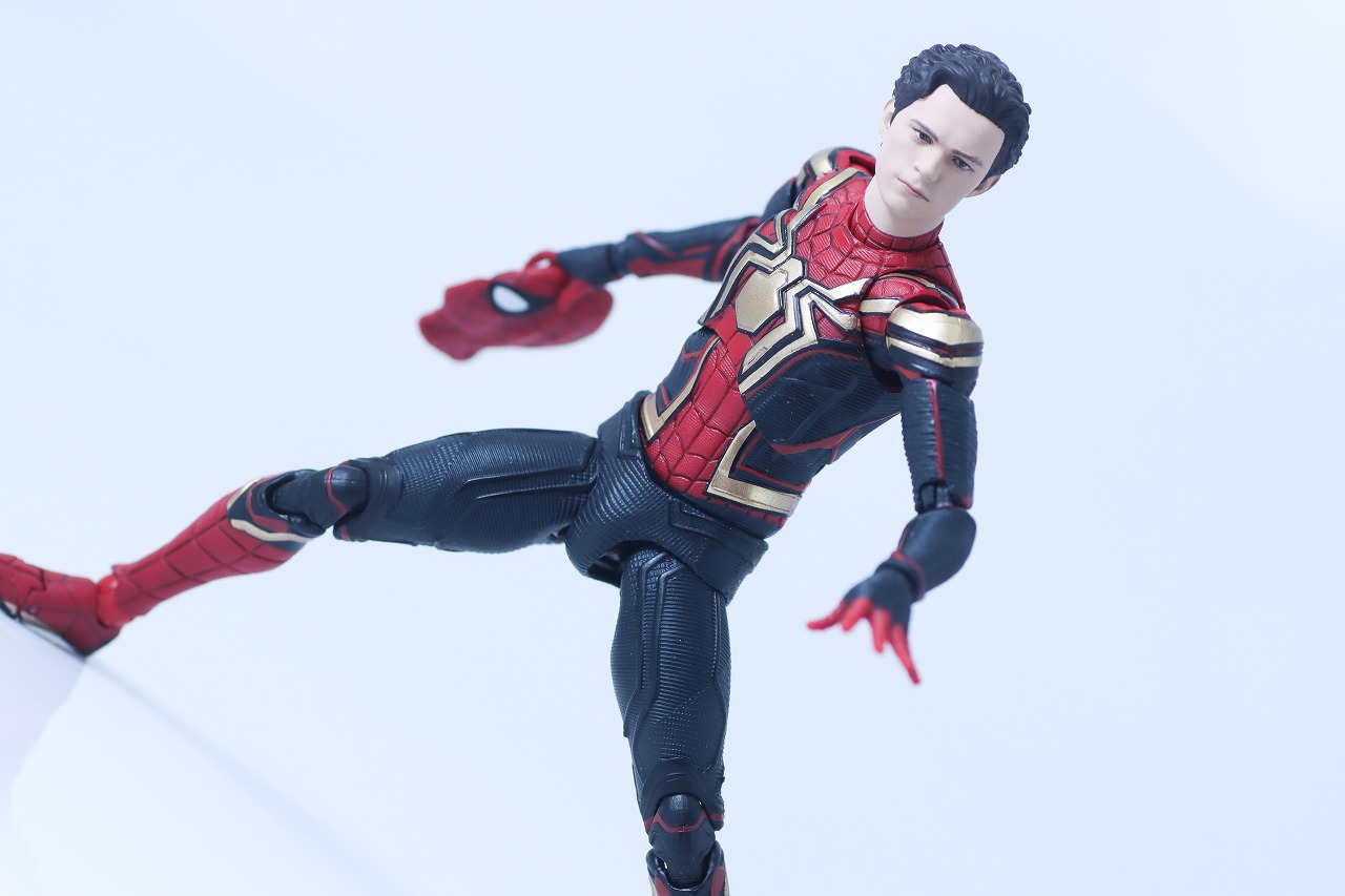 MAFEX　スパイダーマン　インテグレーテッド　スーツ　レビュー　アクション