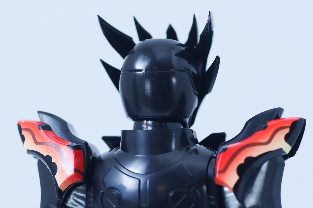 S.H.フィギュアーツ　仮面ライダービターガヴ スパーキングミフォーム　レビュー　本体