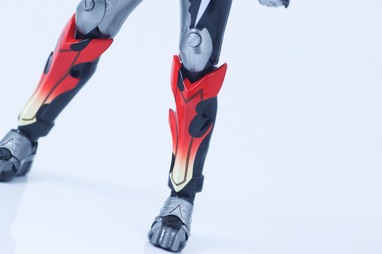 S.H.フィギュアーツ　仮面ライダービターガヴ スパーキングミフォーム　レビュー　本体