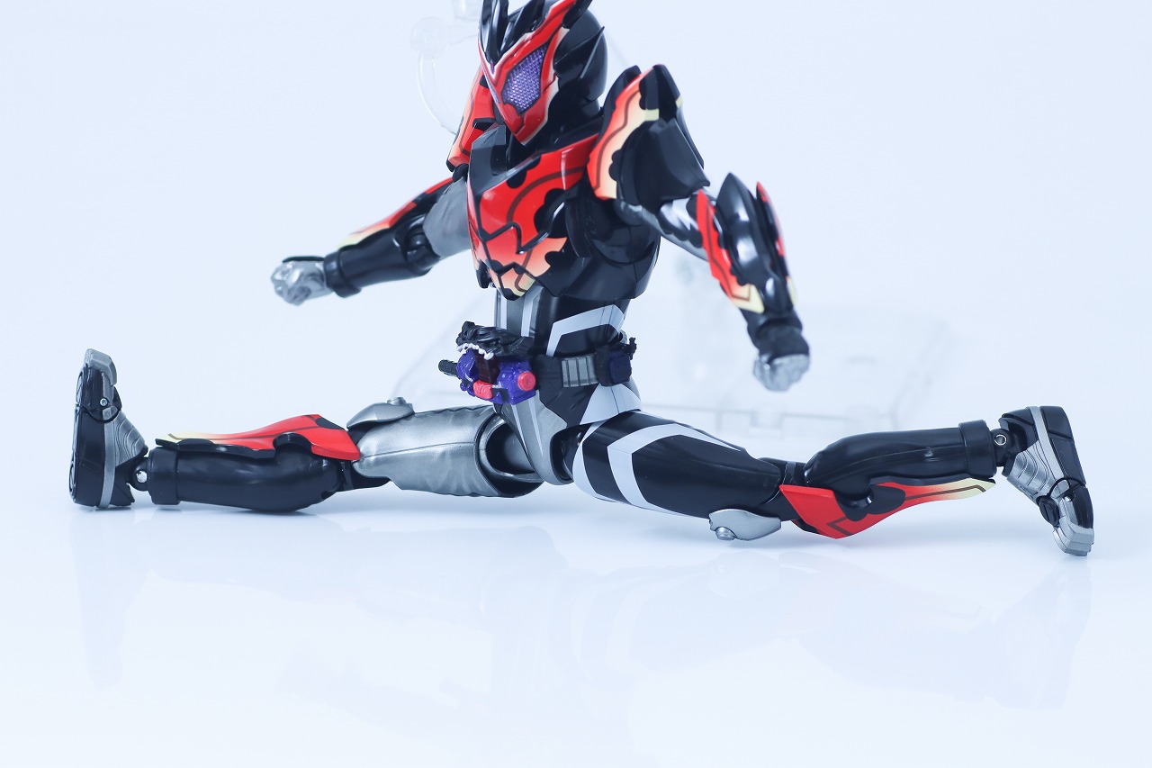 S.H.フィギュアーツ　仮面ライダービターガヴ スパーキングミフォーム　レビュー　可動範囲