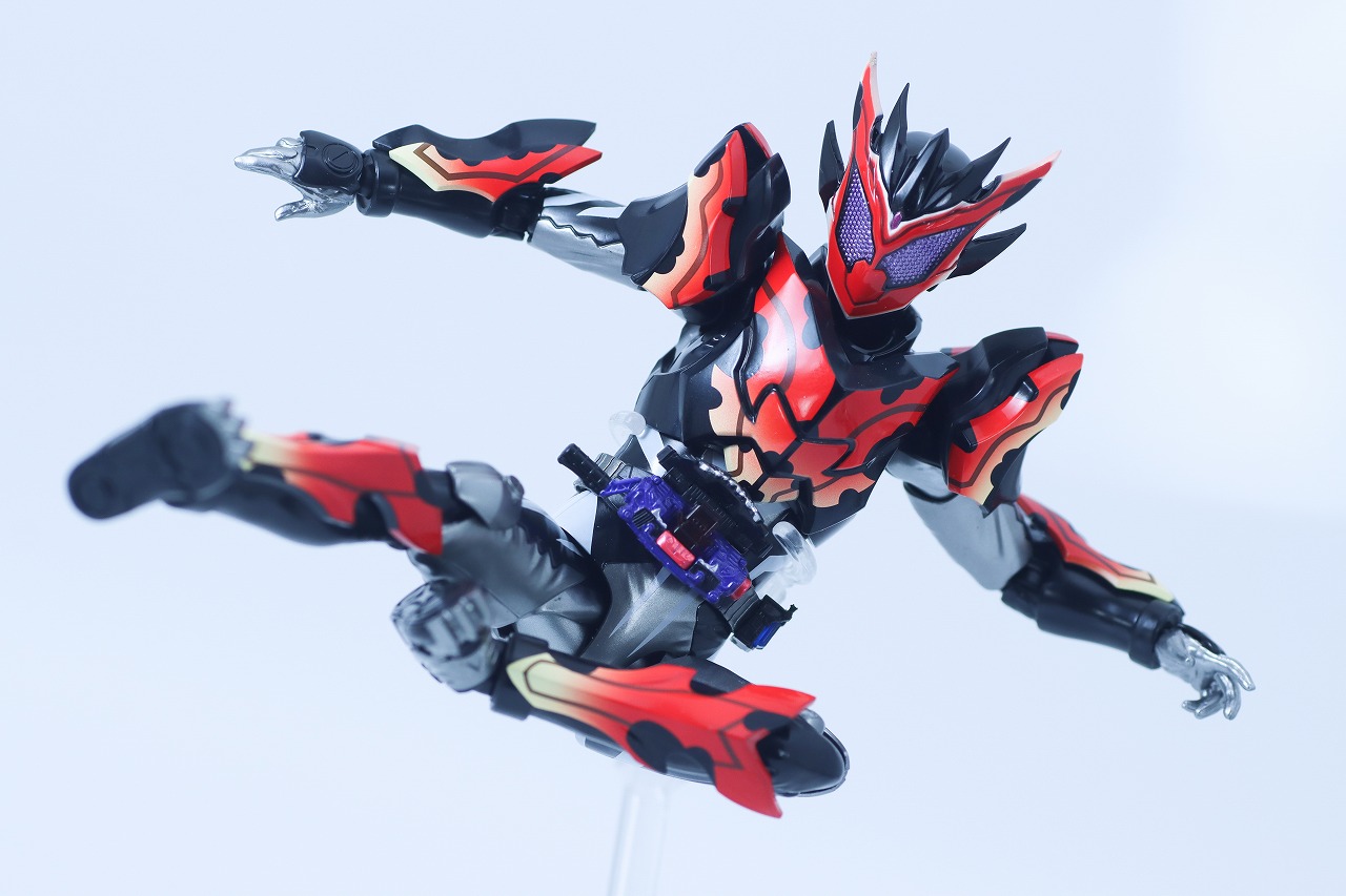 S.H.フィギュアーツ　仮面ライダービターガヴ スパーキングミフォーム　レビュー　アクション