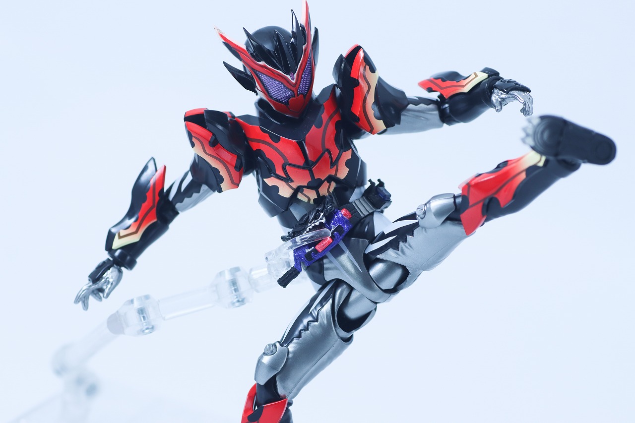 S.H.フィギュアーツ　仮面ライダービターガヴ スパーキングミフォーム　レビュー　アクション