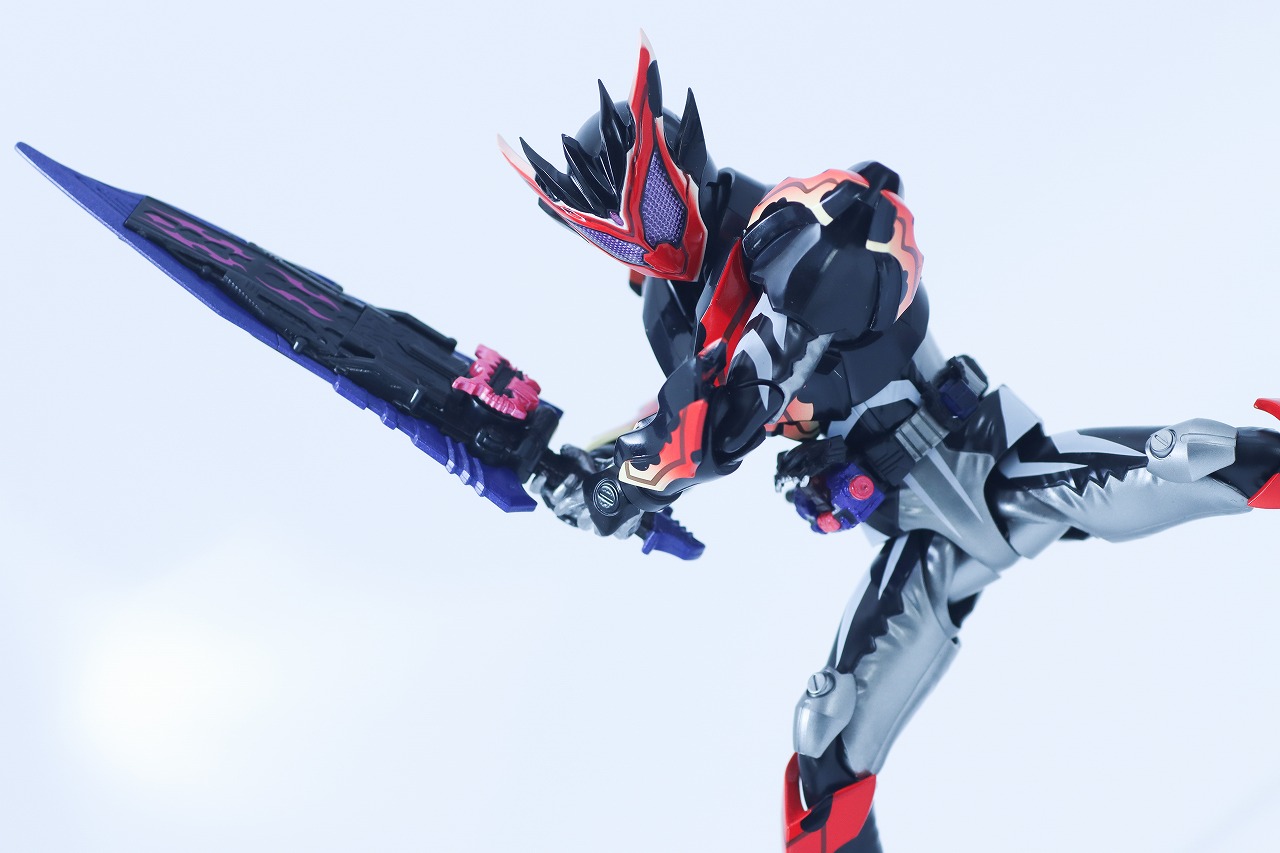 S.H.フィギュアーツ　仮面ライダービターガヴ スパーキングミフォーム　レビュー　アクション