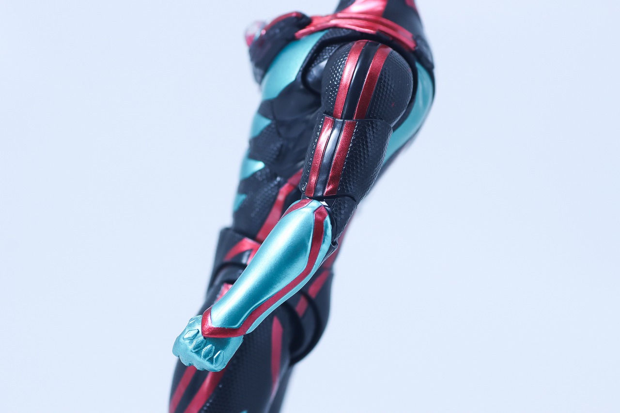 S.Hフィギュアーツ　仮面ライダーゼッツ フィジカムインパクト　レビュー　本体