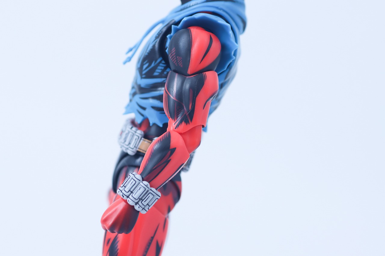S.H.フィギュアーツ　スカーレット・スパイダー（スパイダーマン：アクロス・ザ・スパイダーバース）　レビュー　本体
