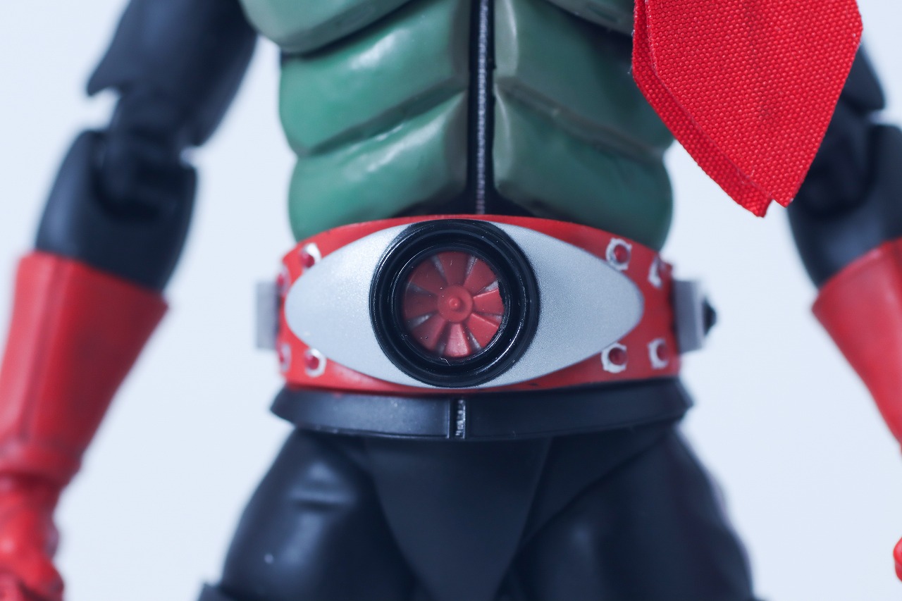 S.H.フィギュアーツ 真骨彫製法　仮面ライダー新2号 栄光の昭和ライダーエディション　レビュー　本体