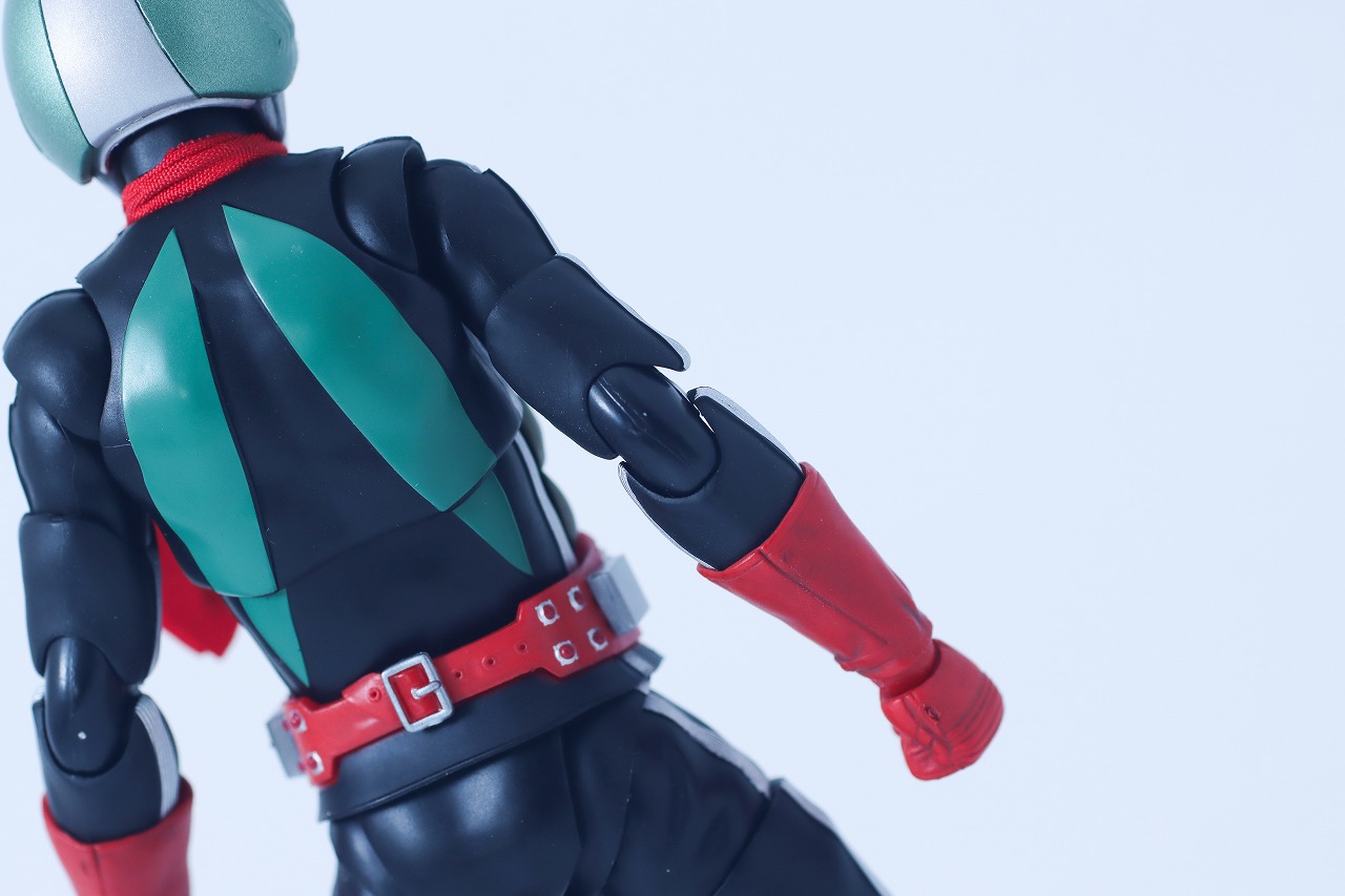 S.H.フィギュアーツ 真骨彫製法　仮面ライダー新2号 栄光の昭和ライダーエディション　レビュー　本体