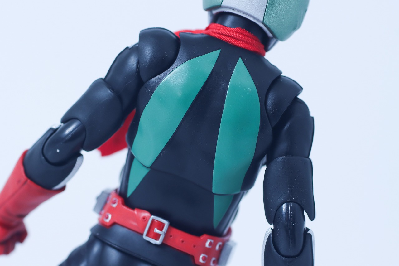 S.H.フィギュアーツ 真骨彫製法　仮面ライダー新2号 栄光の昭和ライダーエディション　レビュー　本体