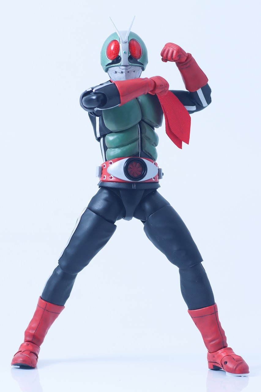 S.H.フィギュアーツ 真骨彫製法　仮面ライダー新2号 栄光の昭和ライダーエディション　レビュー　本体