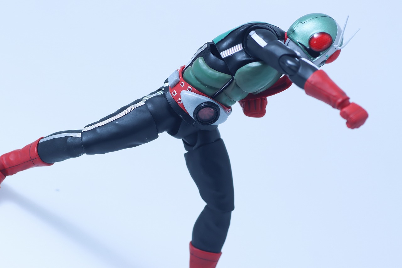 S.H.フィギュアーツ 真骨彫製法　仮面ライダー新2号 栄光の昭和ライダーエディション　レビュー　アクション