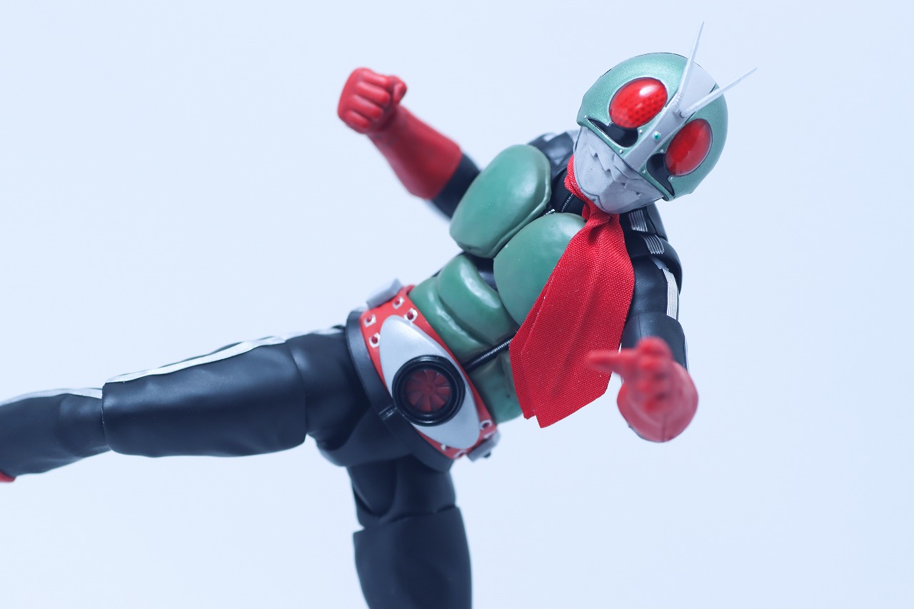 S.H.フィギュアーツ 真骨彫製法　仮面ライダー新2号 栄光の昭和ライダーエディション　レビュー　アクション