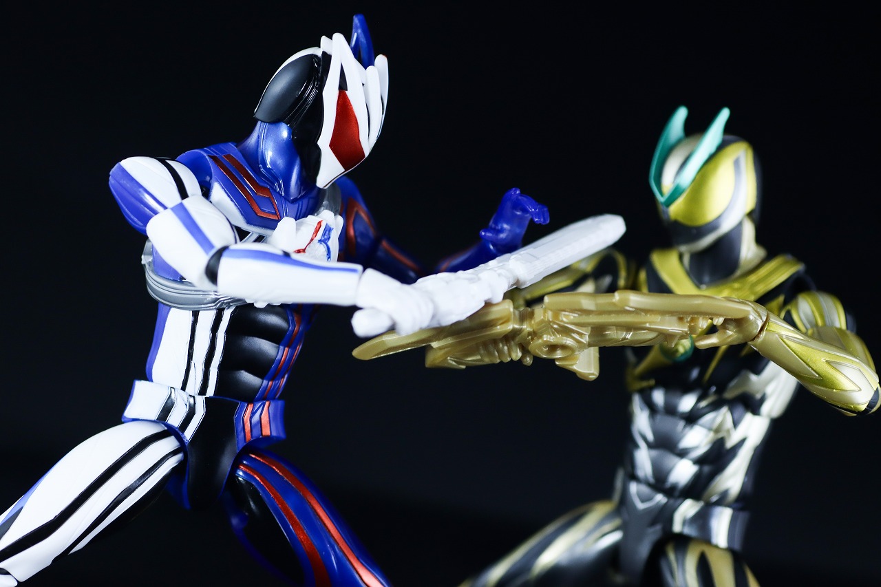 仮面ライダーアクションフィギュア 仮面ライダーノクス　レビュー　アクション　仮面ライダーゼッツ　イナズマプラズマ