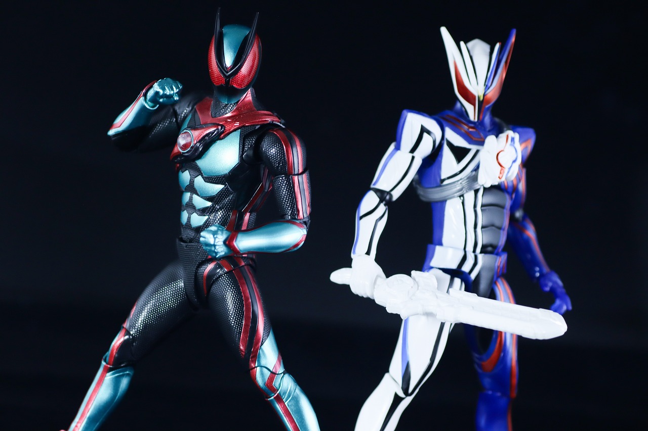 仮面ライダーアクションフィギュア 仮面ライダーノクス　レビュー　アクション　S.H.フィギュアーツ　仮面ライダーゼッツ フィジカムインパクト