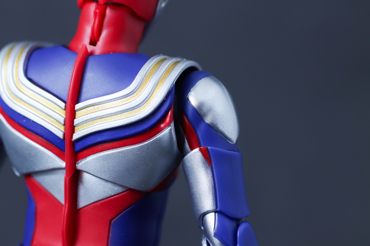 S.H.フィギュアーツ 真骨彫製法　ウルトラマンティガ マルチタイプ ウルトラの星Edition　レビュー　本体