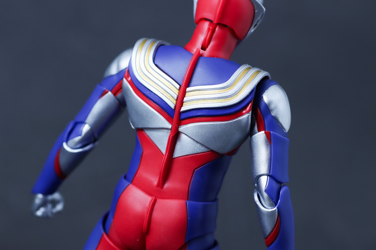 S.H.フィギュアーツ 真骨彫製法　ウルトラマンティガ マルチタイプ ウルトラの星Edition　レビュー　本体