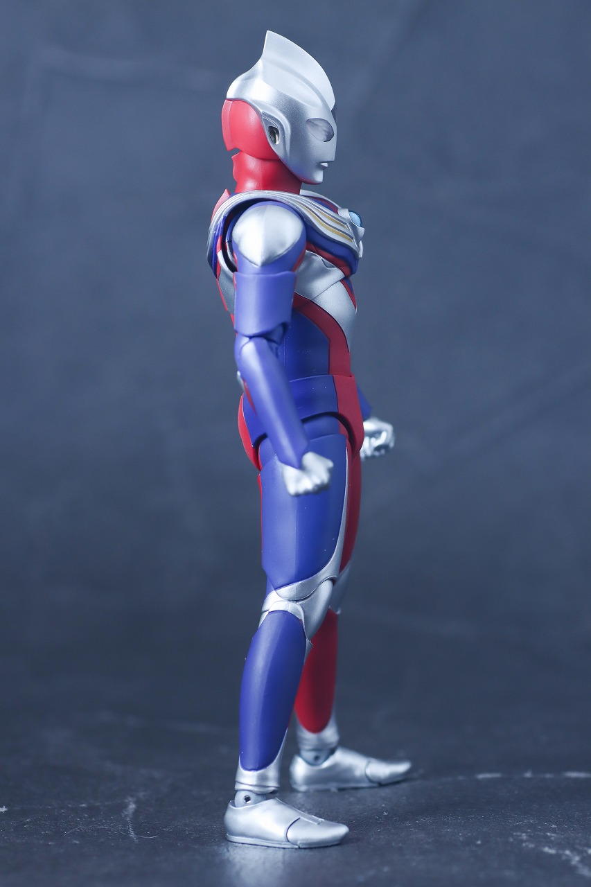 S.H.フィギュアーツ 真骨彫製法　ウルトラマンティガ マルチタイプ ウルトラの星Edition　レビュー　本体