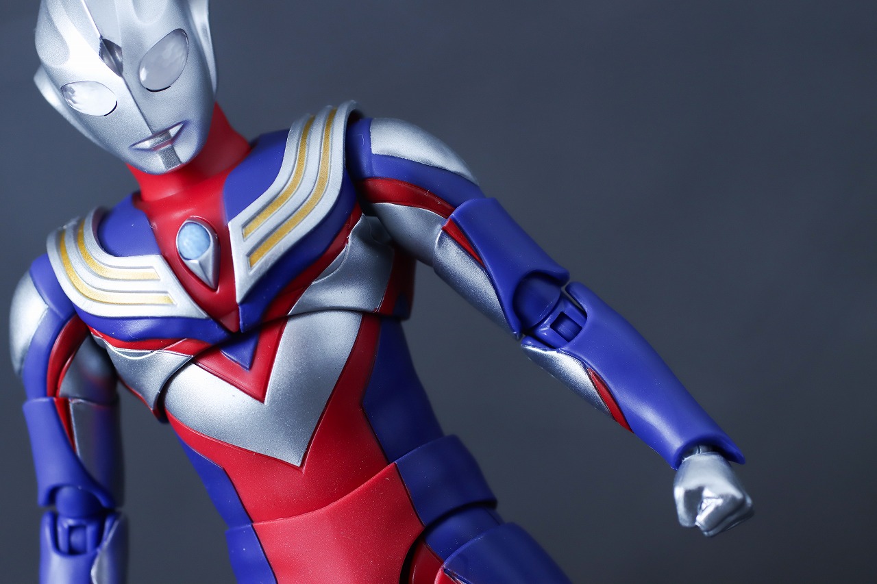 S.H.フィギュアーツ 真骨彫製法　ウルトラマンティガ マルチタイプ ウルトラの星Edition　レビュー　本体