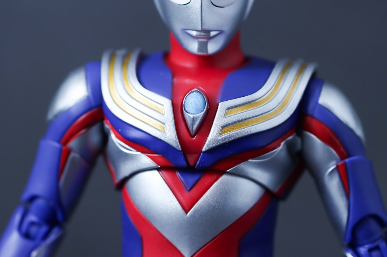 S.H.フィギュアーツ 真骨彫製法　ウルトラマンティガ マルチタイプ ウルトラの星Edition　レビュー　本体