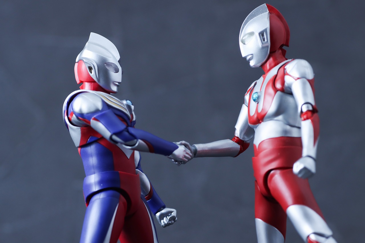 S.H.フィギュアーツ 真骨彫製法　ウルトラマンティガ マルチタイプ ウルトラの星Edition　レビュー　アクション