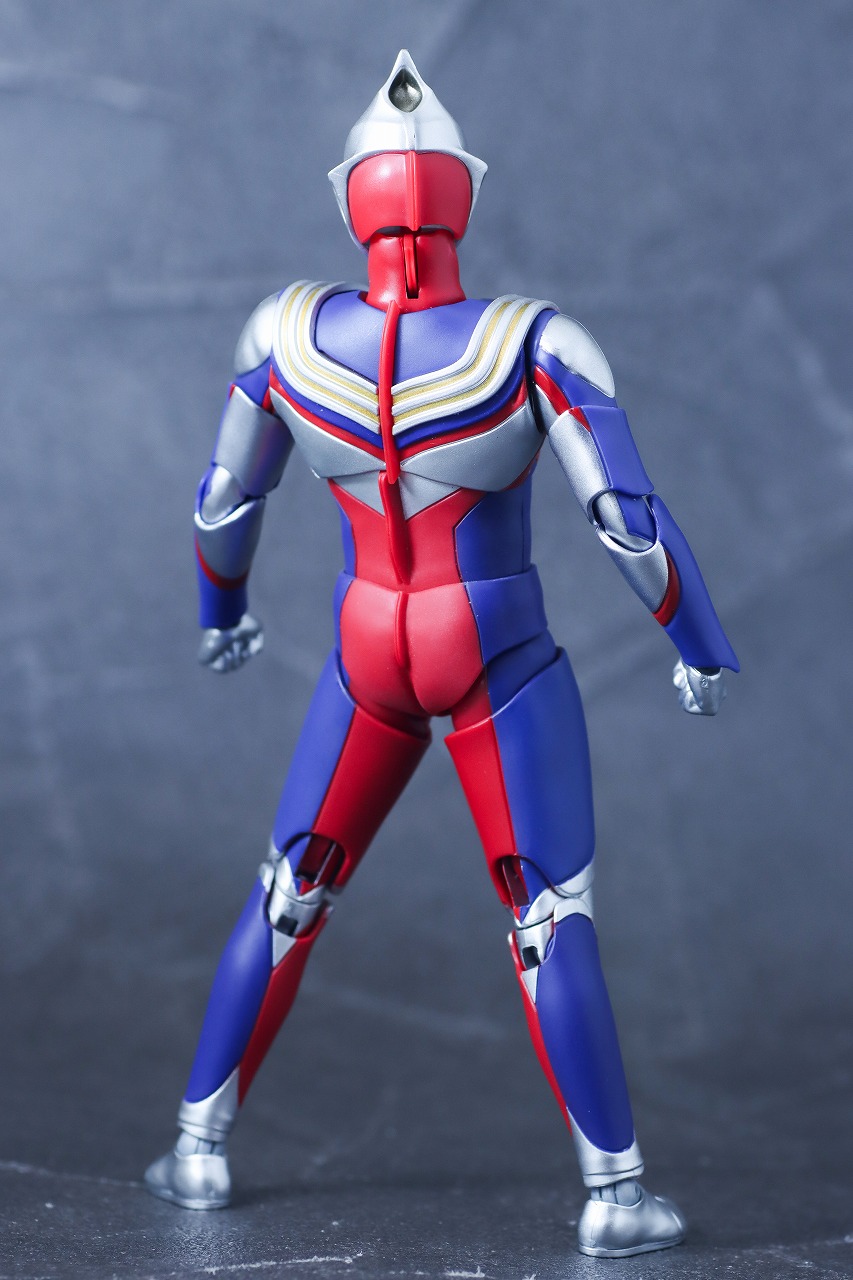 S.H.フィギュアーツ 真骨彫製法　ウルトラマンティガ マルチタイプ ウルトラの星Edition　レビュー　本体