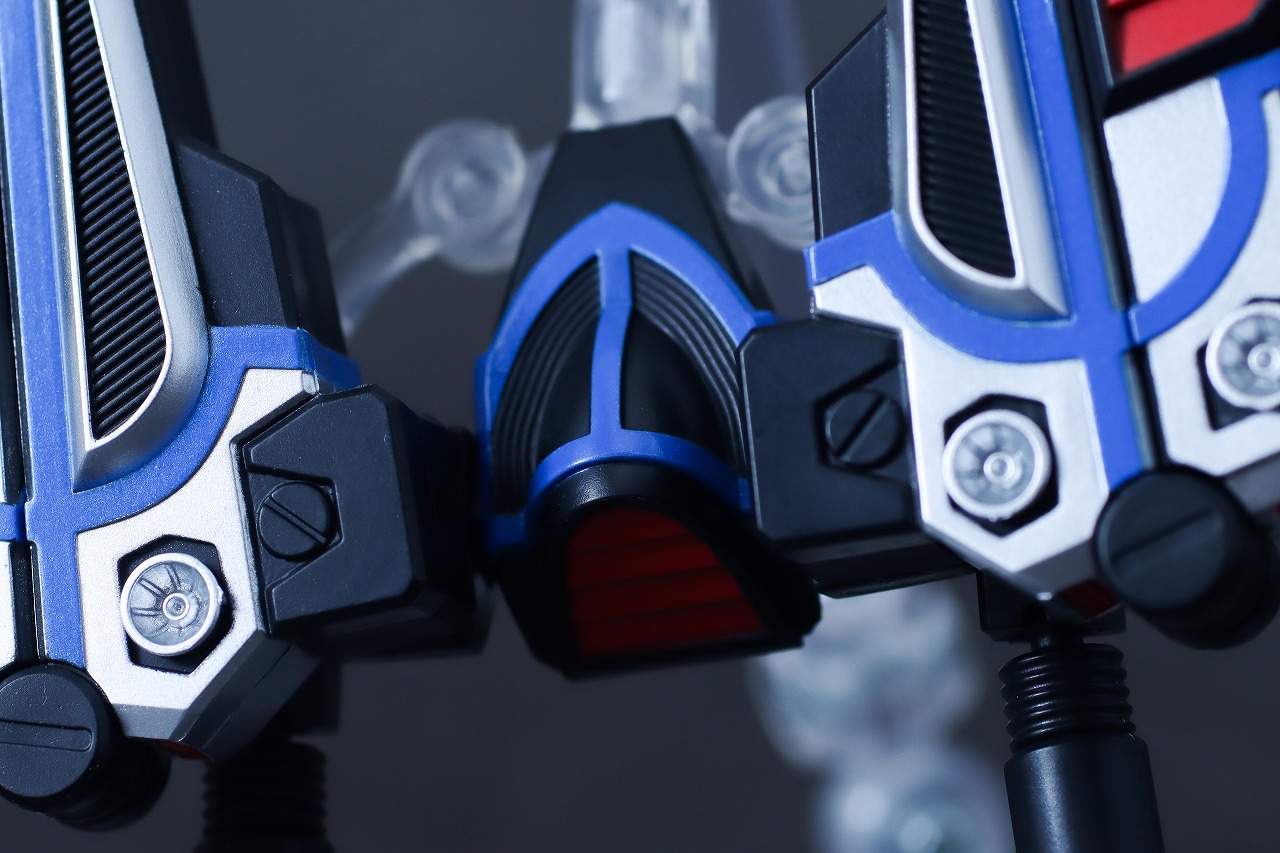 S.H.フィギュアーツ 真骨彫製法　仮面ライダーサイガ　レビュー　付属品　フライングアタッカー