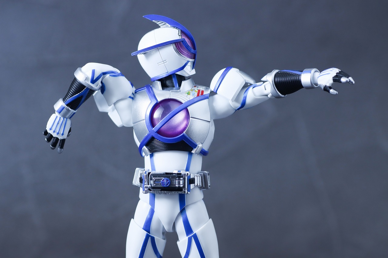 S.H.フィギュアーツ 真骨彫製法　仮面ライダーサイガ　レビュー　可動範囲