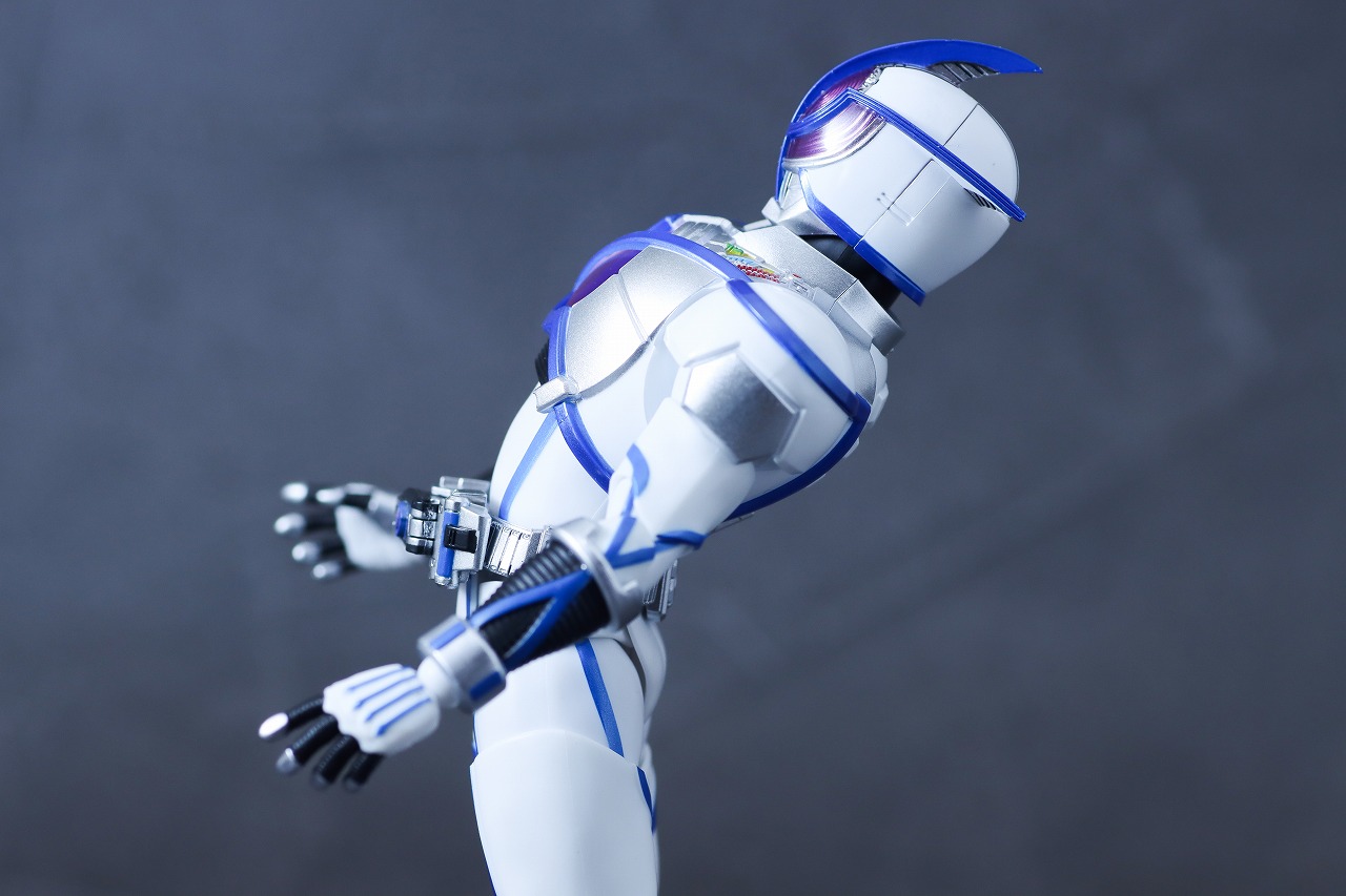 S.H.フィギュアーツ 真骨彫製法 仮面ライダーサイガ レビュー 可動範囲