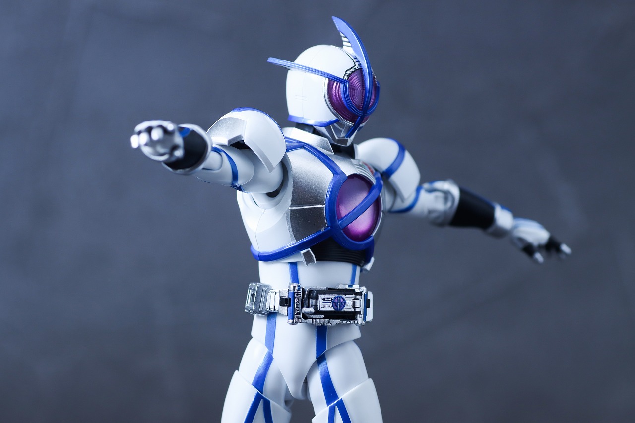 S.H.フィギュアーツ 真骨彫製法　仮面ライダーサイガ　レビュー　可動範囲