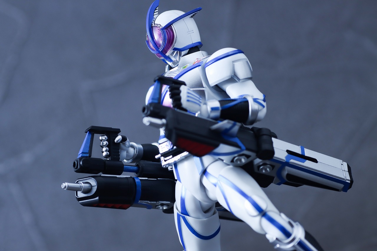 S.H.フィギュアーツ 真骨彫製法　仮面ライダーサイガ　レビュー　アクション