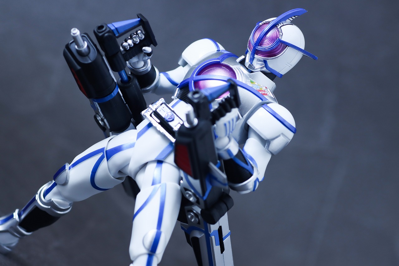 S.H.フィギュアーツ 真骨彫製法　仮面ライダーサイガ　レビュー　アクション