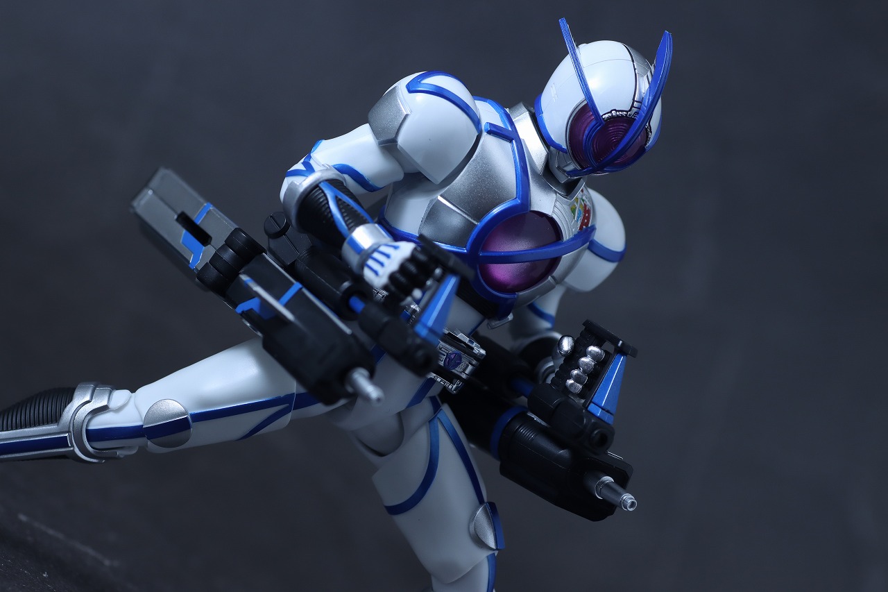 S.H.フィギュアーツ 真骨彫製法　仮面ライダーサイガ　レビュー　アクション