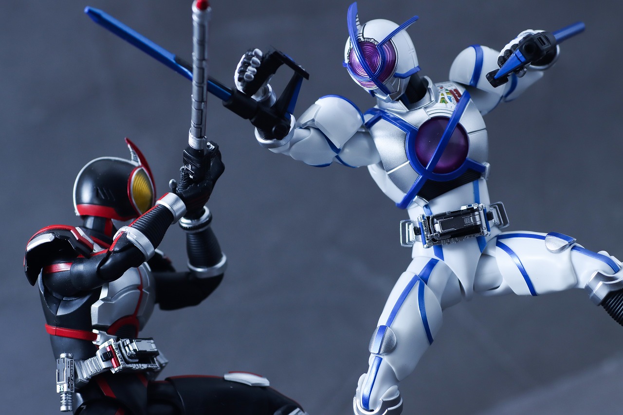 S.H.フィギュアーツ 真骨彫製法　仮面ライダーサイガ　レビュー　アクション