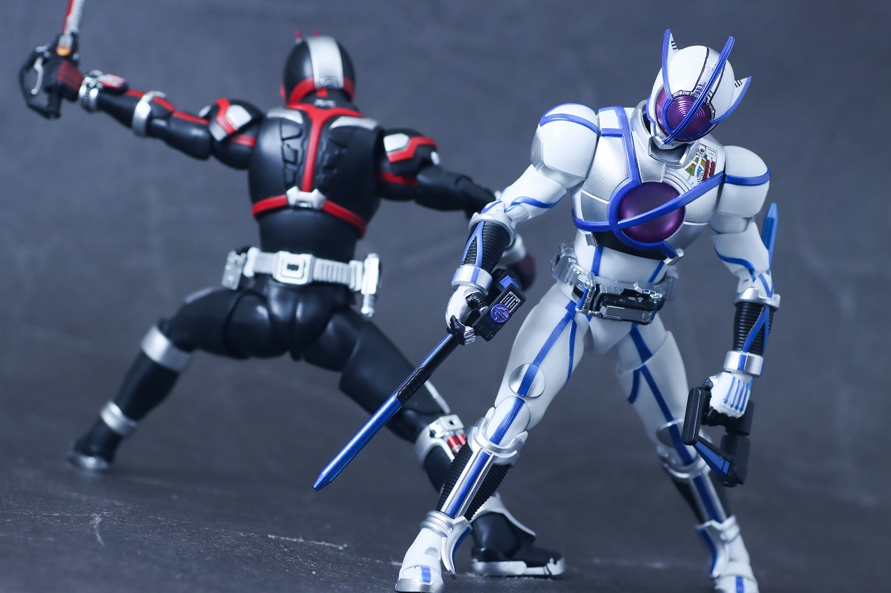 S.H.フィギュアーツ 真骨彫製法　仮面ライダーサイガ　レビュー　アクション