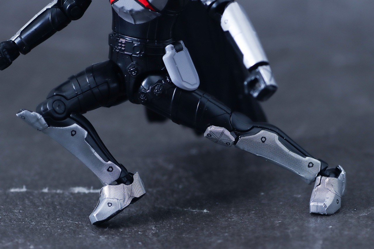 勇動　ガリュード　レビュー　可動範囲