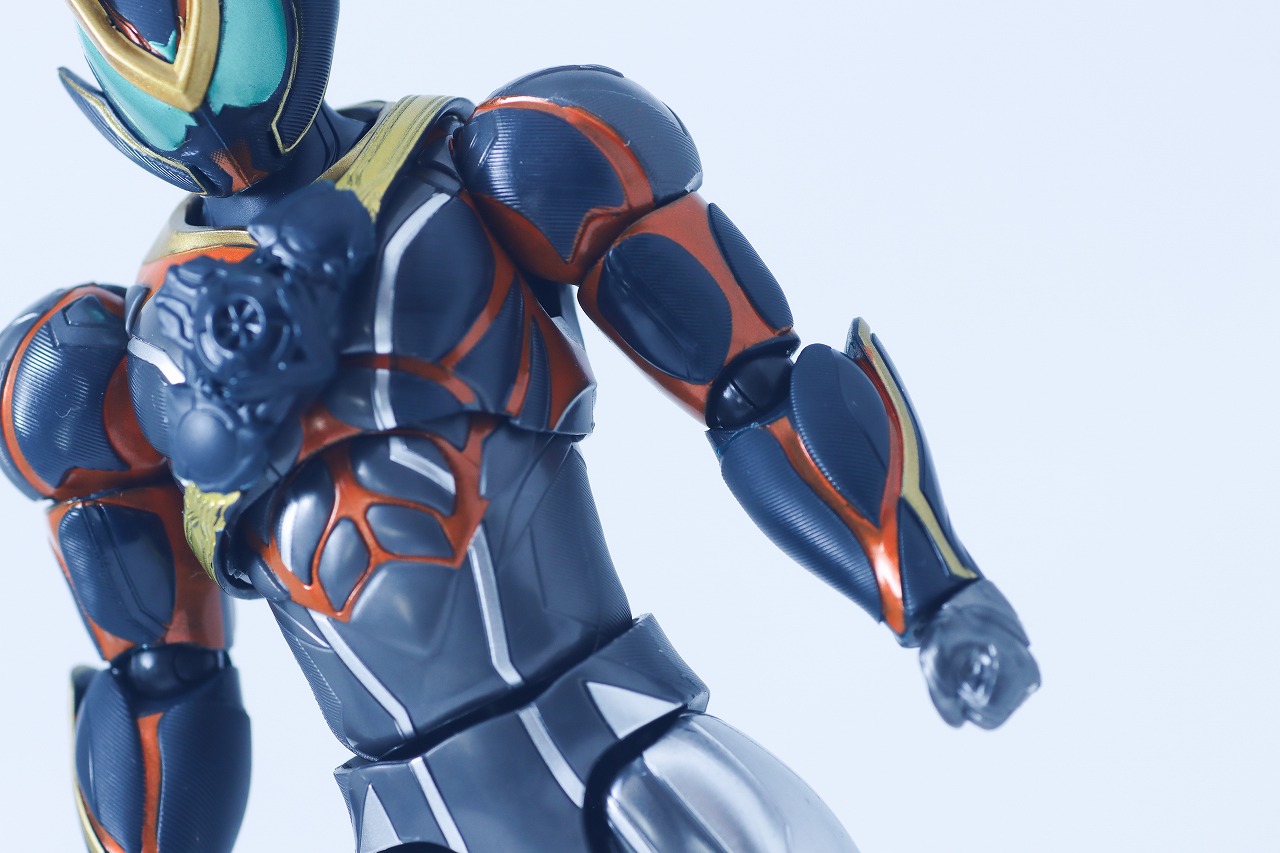 仮面ライダーアクションフィギュア　仮面ライダーゼッツ カタストロム　レビュー　本体