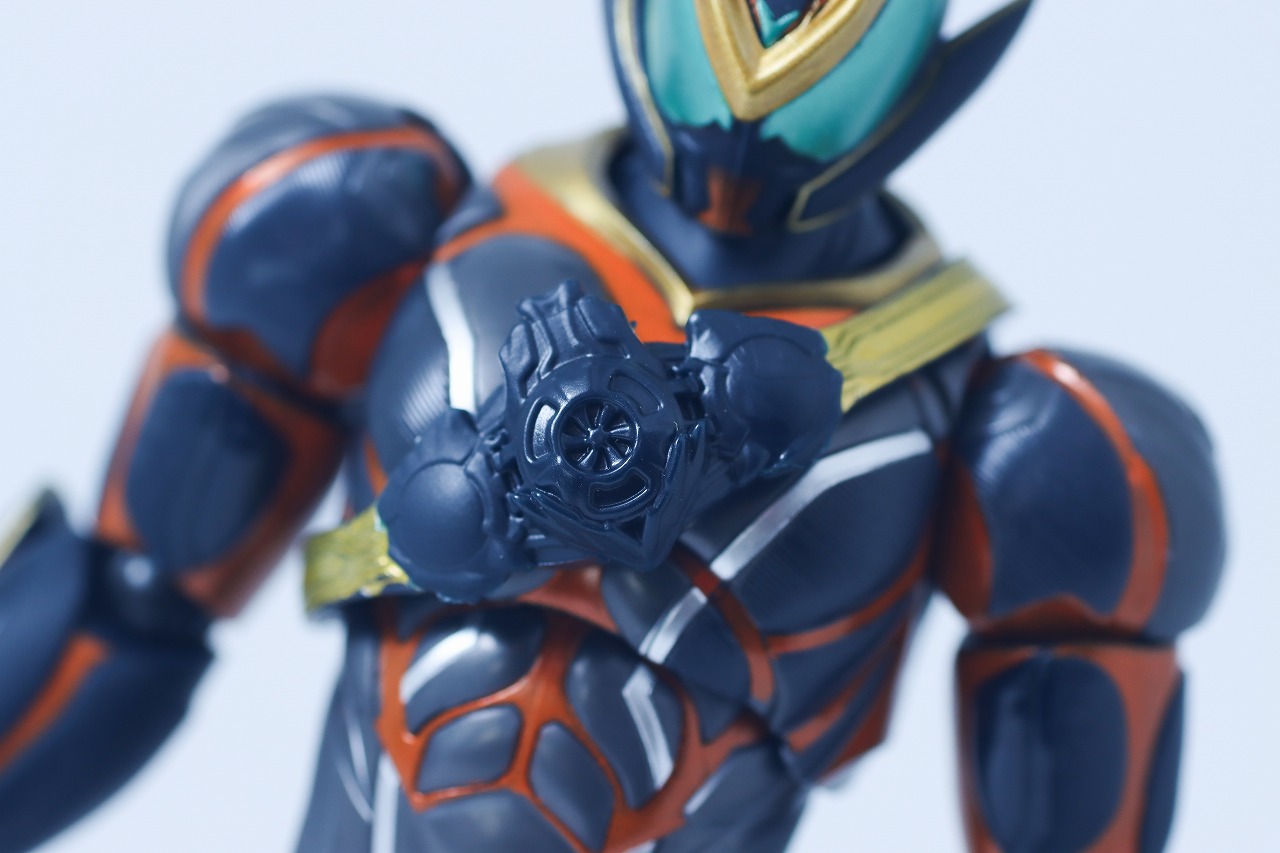 仮面ライダーアクションフィギュア　仮面ライダーゼッツ カタストロム　レビュー　本体