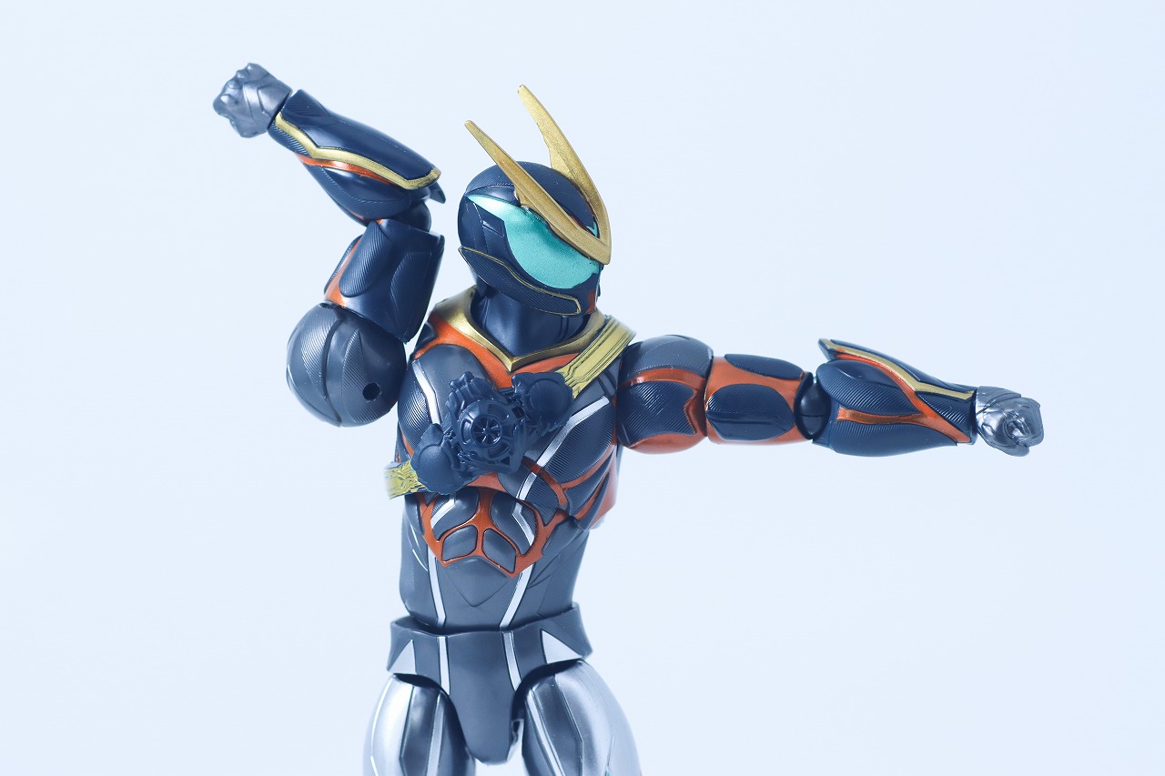 仮面ライダーアクションフィギュア　仮面ライダーゼッツ カタストロム　レビュー　可動範囲