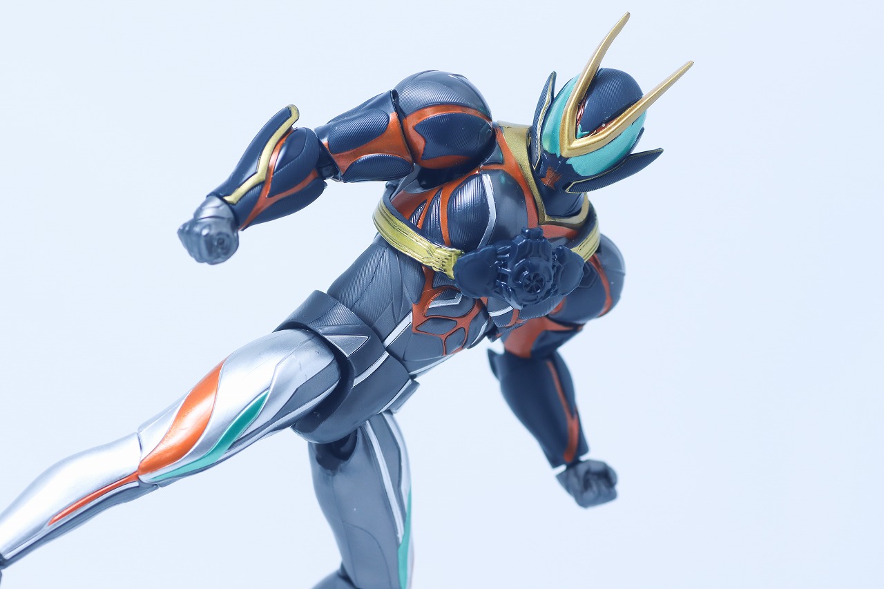 仮面ライダーアクションフィギュア　仮面ライダーゼッツ カタストロム　レビュー　アクション