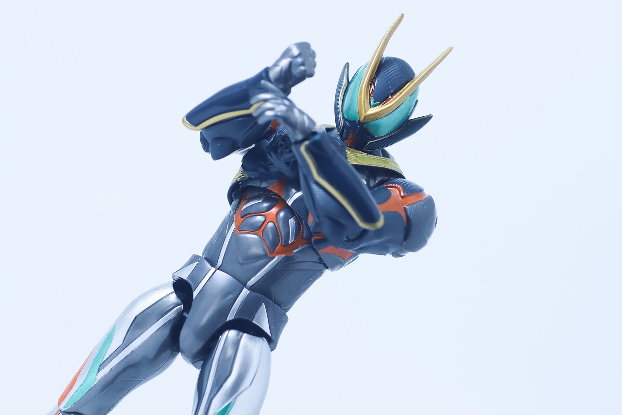 仮面ライダーアクションフィギュア　仮面ライダーゼッツ カタストロム　レビュー　アクション