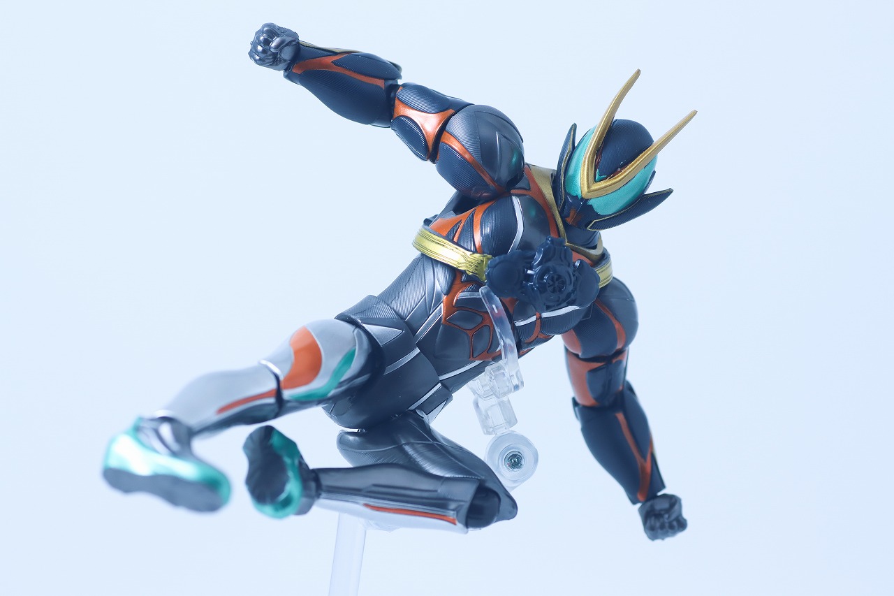 仮面ライダーアクションフィギュア　仮面ライダーゼッツ カタストロム　レビュー　アクション