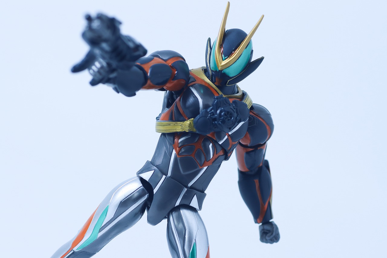 仮面ライダーアクションフィギュア　仮面ライダーゼッツ カタストロム　レビュー　アクション