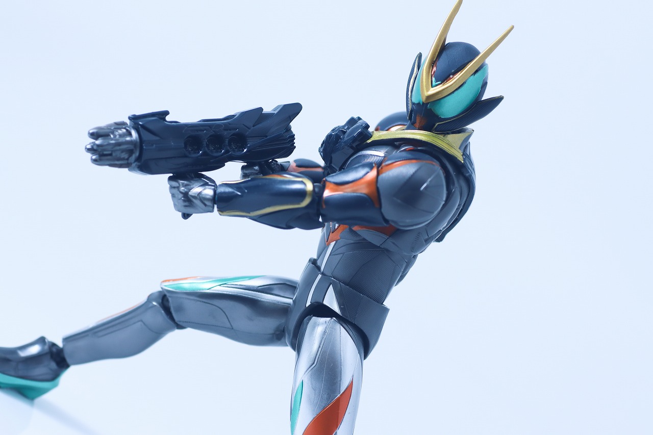 仮面ライダーアクションフィギュア　仮面ライダーゼッツ カタストロム　レビュー　アクション