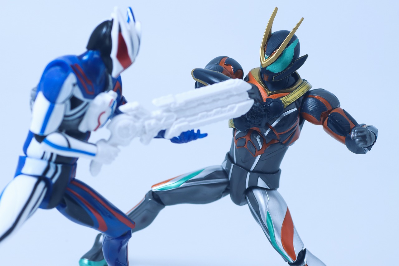 仮面ライダーアクションフィギュア　仮面ライダーゼッツ カタストロム　レビュー　アクション　仮面ライダーノクス