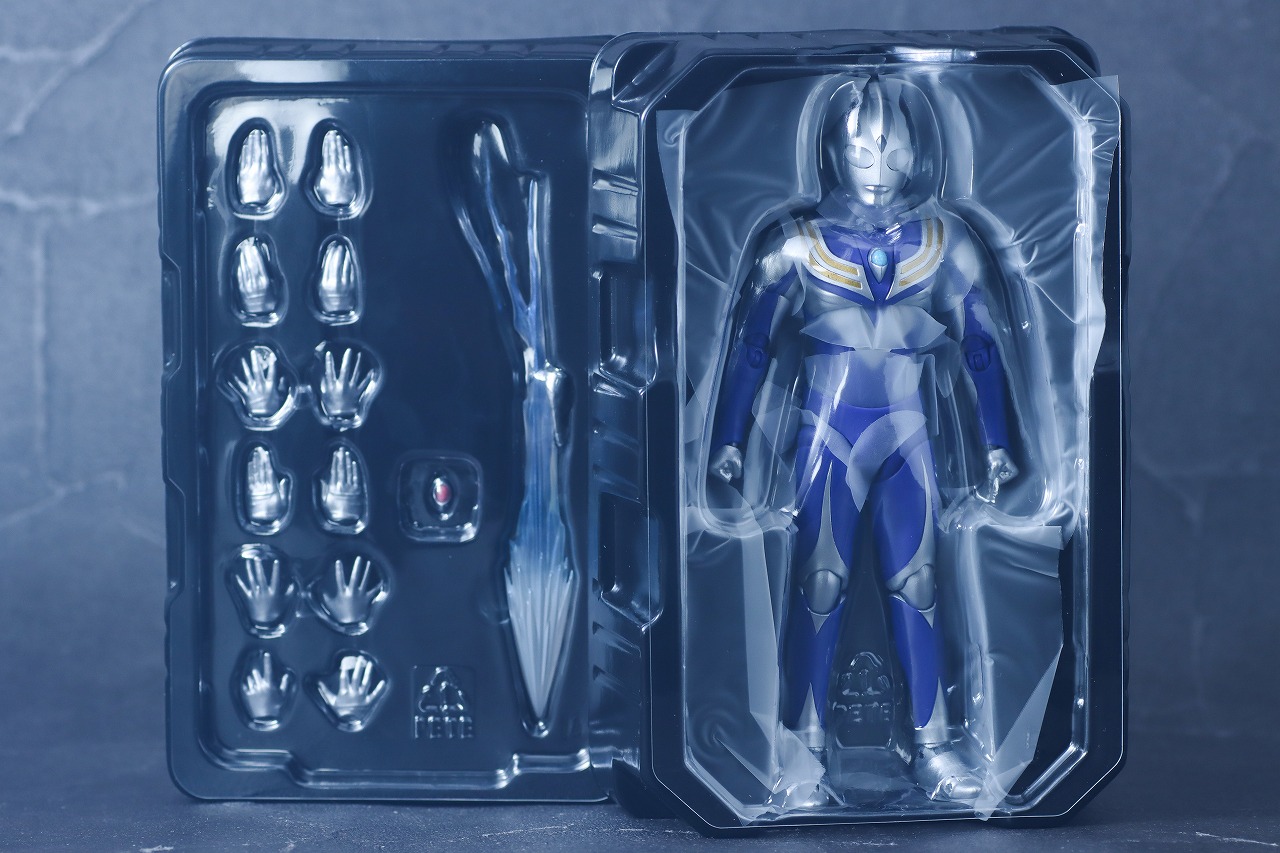 S.H.フィギュアーツ 真骨彫製法　ウルトラマンティガ スカイタイプ　レビュー　パッケージ