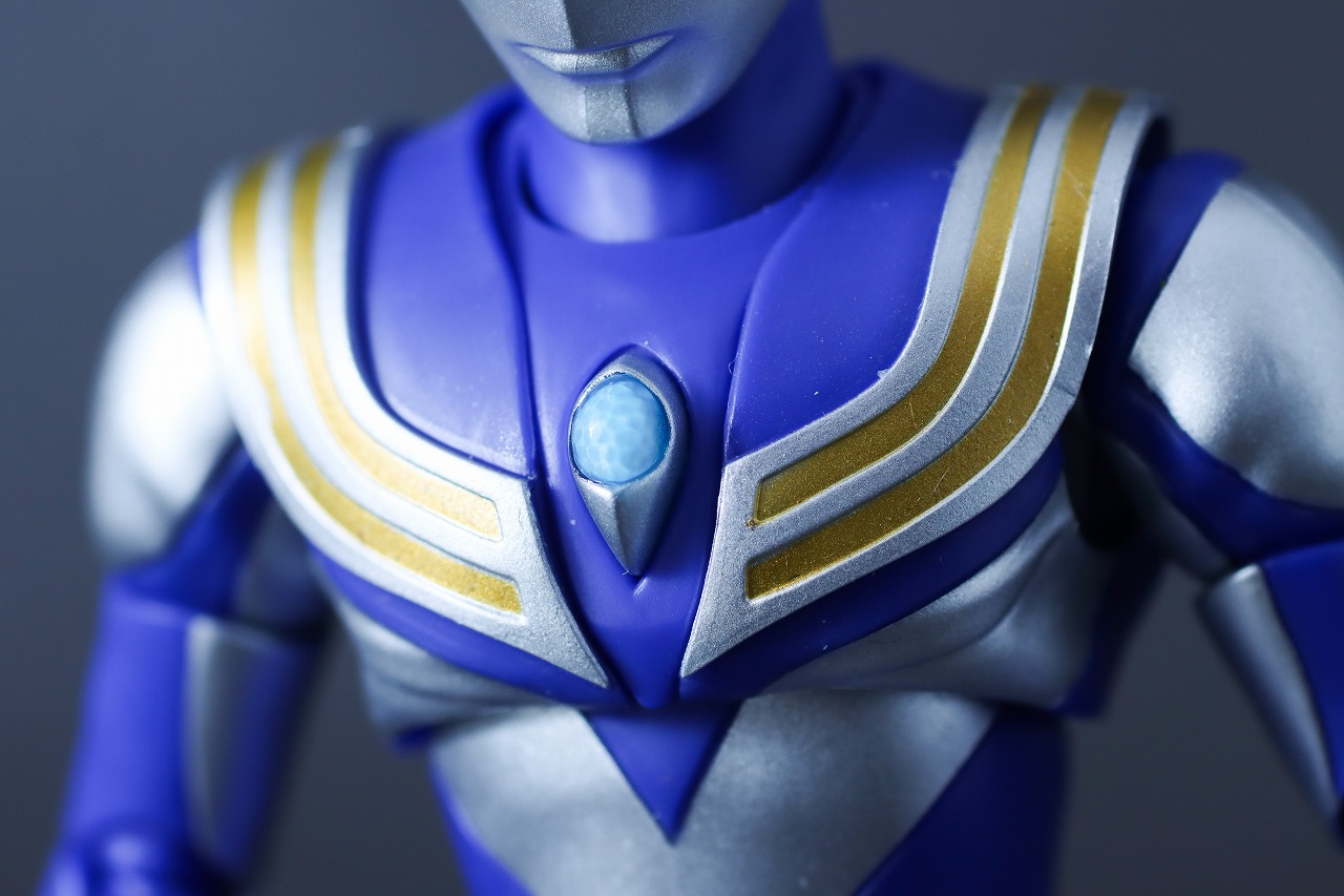 S.H.フィギュアーツ 真骨彫製法　ウルトラマンティガ スカイタイプ　レビュー　本体