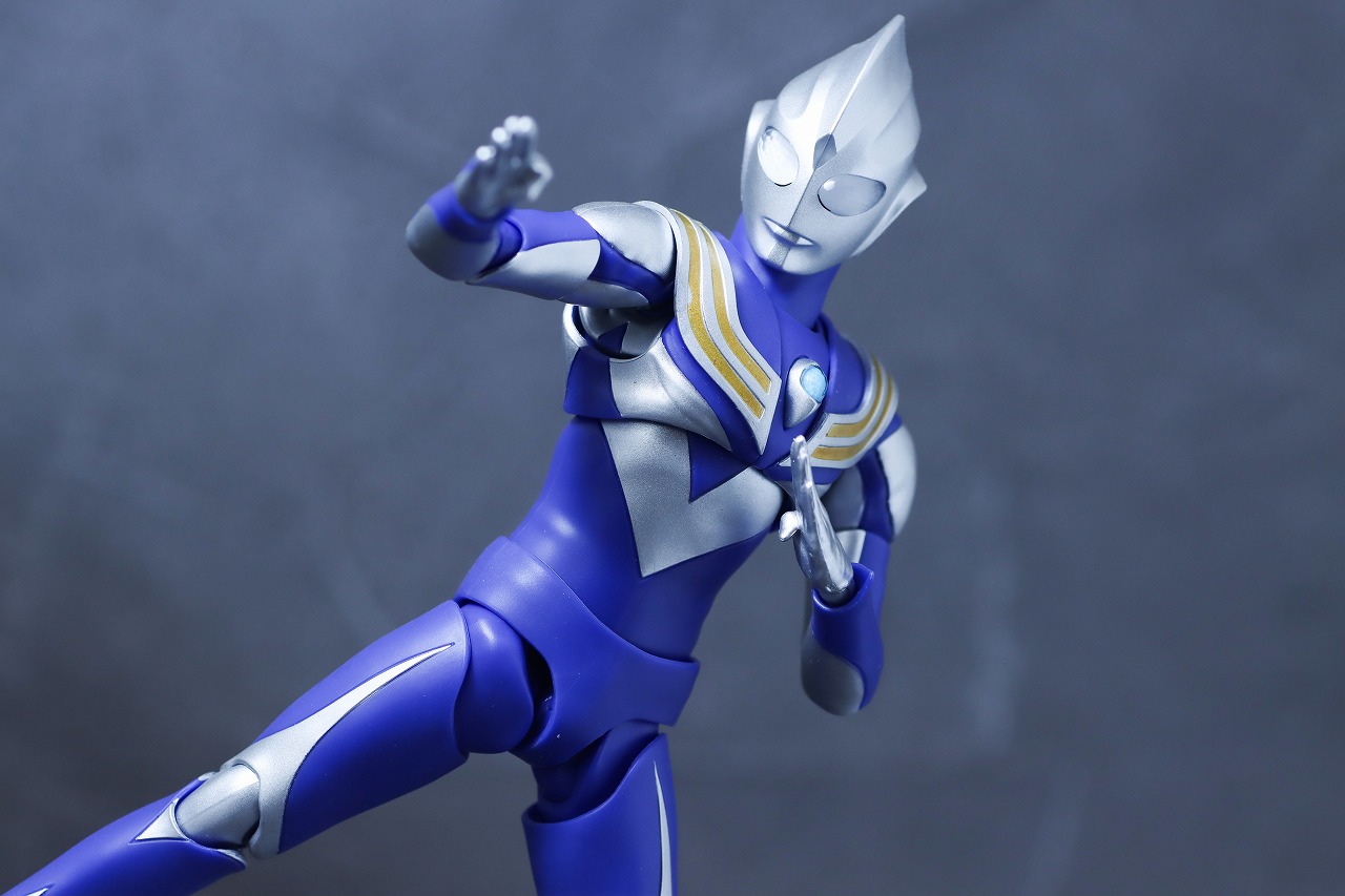S.H.フィギュアーツ 真骨彫製法　ウルトラマンティガ スカイタイプ　レビュー　アクション