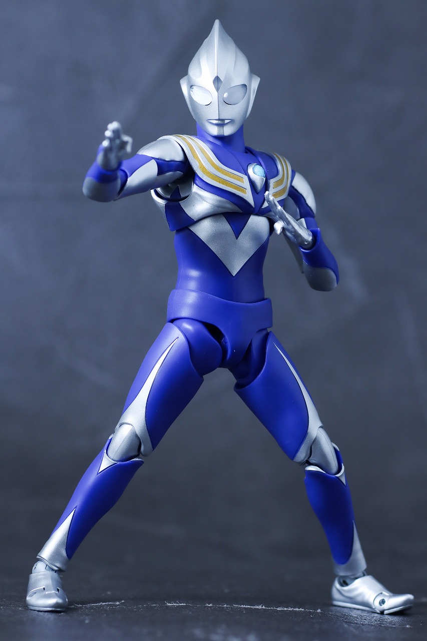S.H.フィギュアーツ 真骨彫製法　ウルトラマンティガ スカイタイプ　レビュー　本体