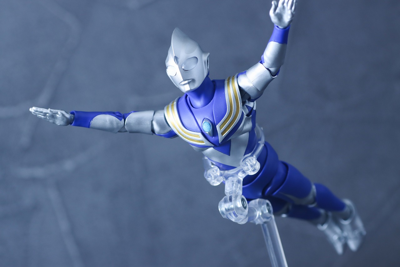 S.H.フィギュアーツ 真骨彫製法　ウルトラマンティガ スカイタイプ　レビュー　アクション