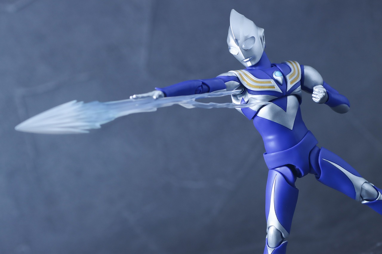 S.H.フィギュアーツ 真骨彫製法　ウルトラマンティガ スカイタイプ　レビュー　アクション