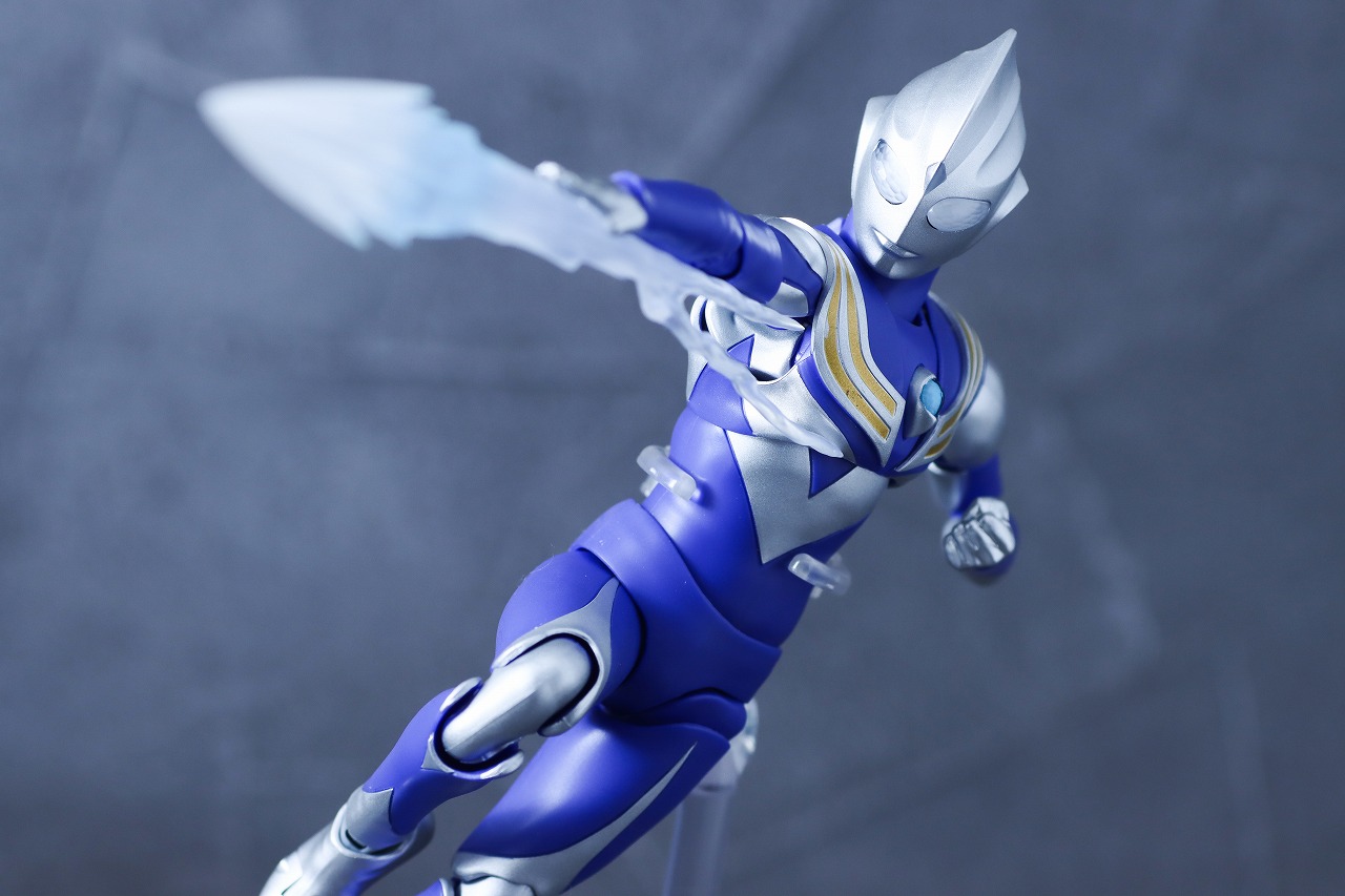 S.H.フィギュアーツ 真骨彫製法　ウルトラマンティガ スカイタイプ　レビュー　アクション